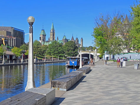 Rideau Canal Boat Tour
